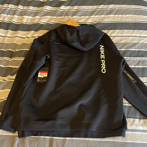 Nike Pro Men’s Hoodie - Picture 2 of 5